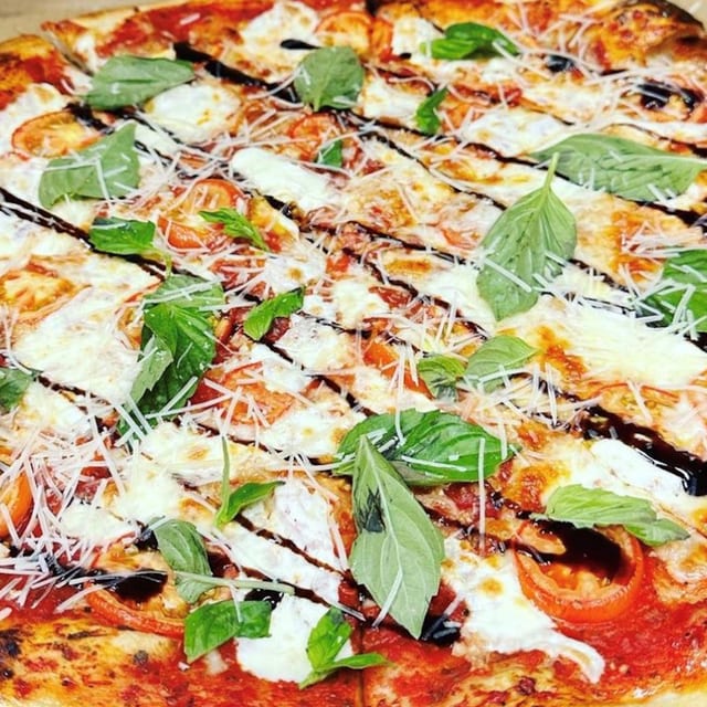 12" Margarita Pizza.